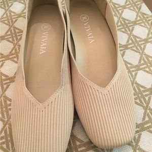 Vivaia women’s square toe flats